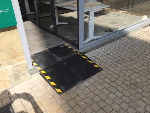 Rampe PMR rétractable