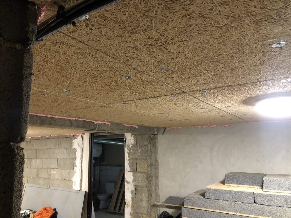 plafond isolé dans un immeuble à Cazaubon