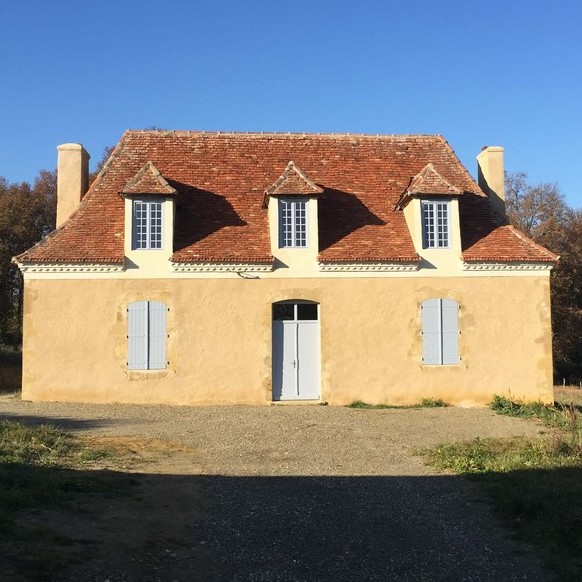 Rénovation d'une façade de maison ancienne dans le Béarn