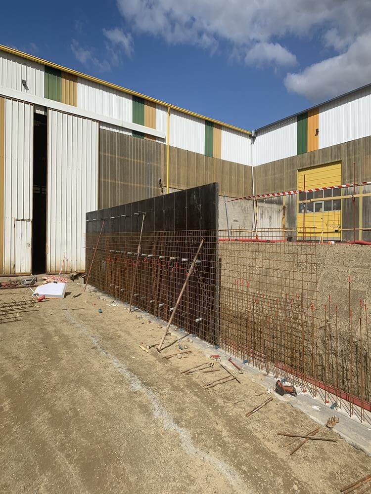 Réalisation d'un mur en béton banché à Aire sur l'Adour