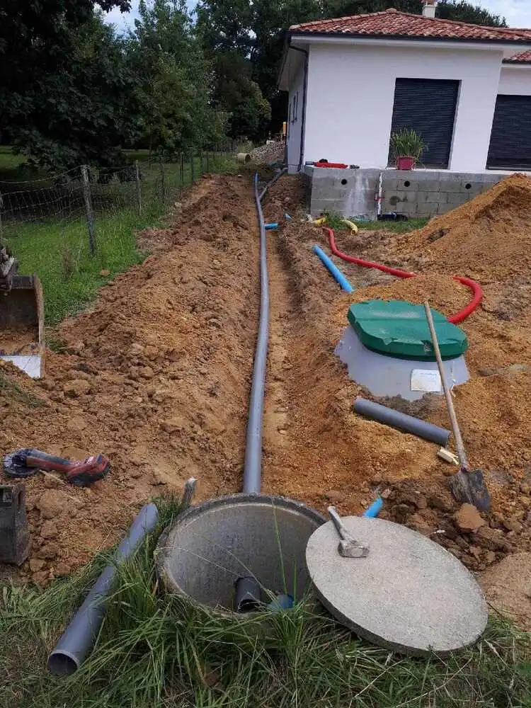 assainissiment-individuel-neuf-aire-sur-adour-travaux Maison ancienne avant isolation par l'extérieur