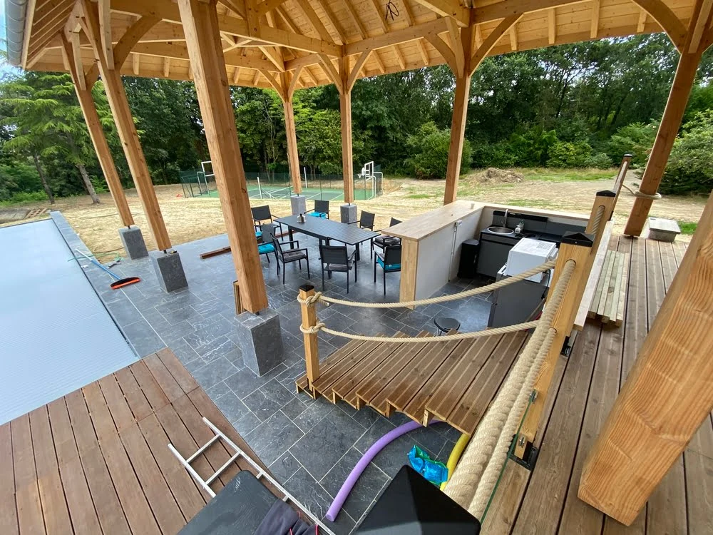 terrasse rénovée avec des dalles sur plots