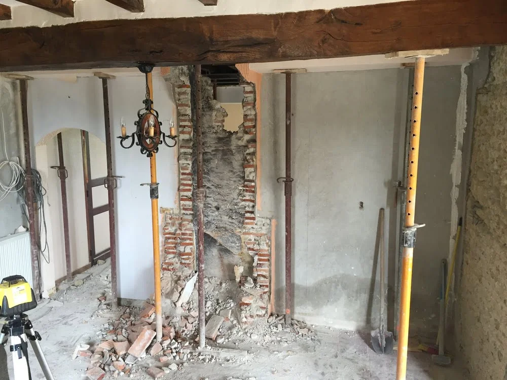 Création d'ouvertures par l'entreprise Pellarini à Aire sur l'Adour