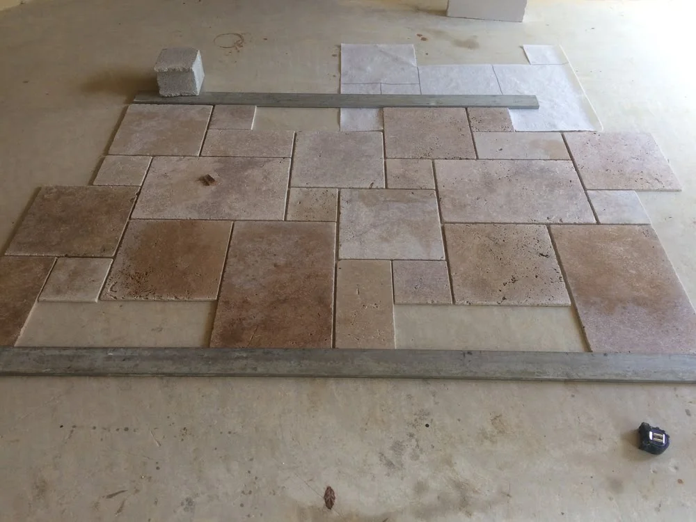 Pose de carrelage de sol intérieur