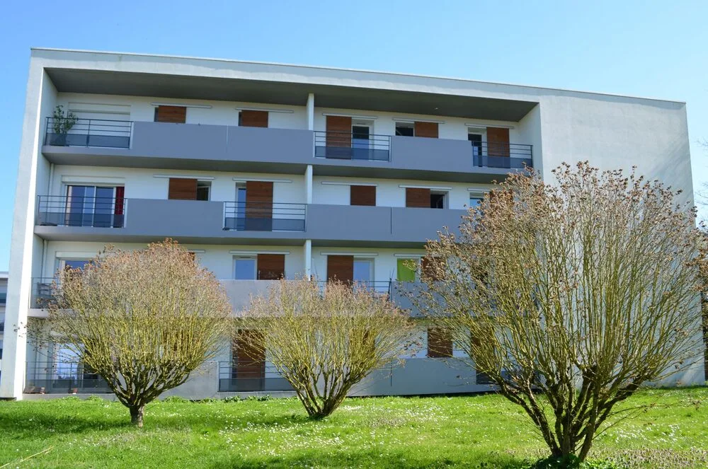 Pose de carrelage dans local commercial