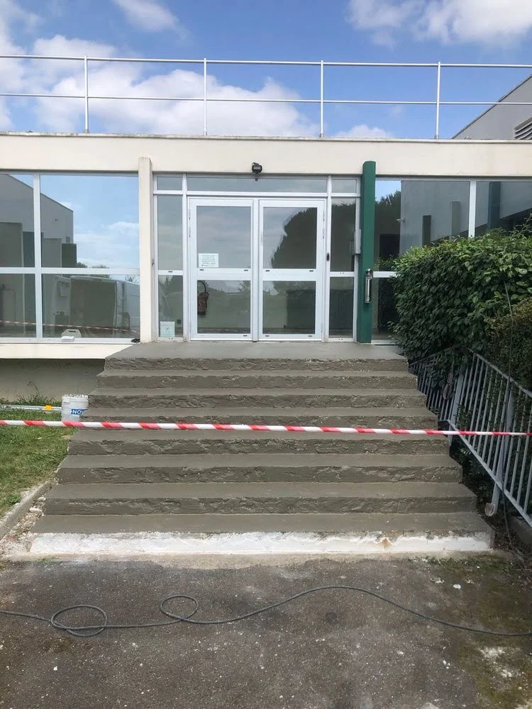 Pose de carrelage de sol en neuf