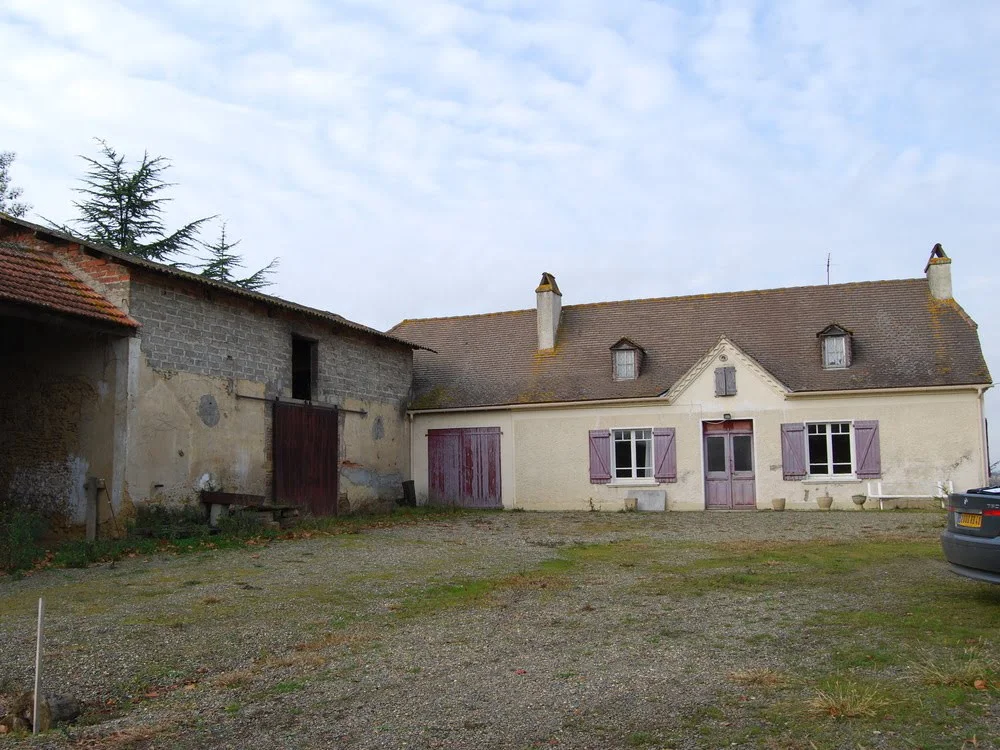 Maison ancienne à Moncla avant réhabilitation par l'entreprise Pellarini