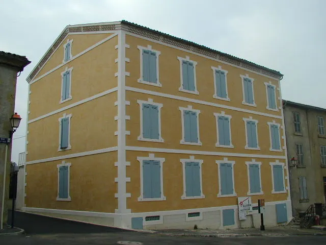 Maison de ville avec façade rénovée