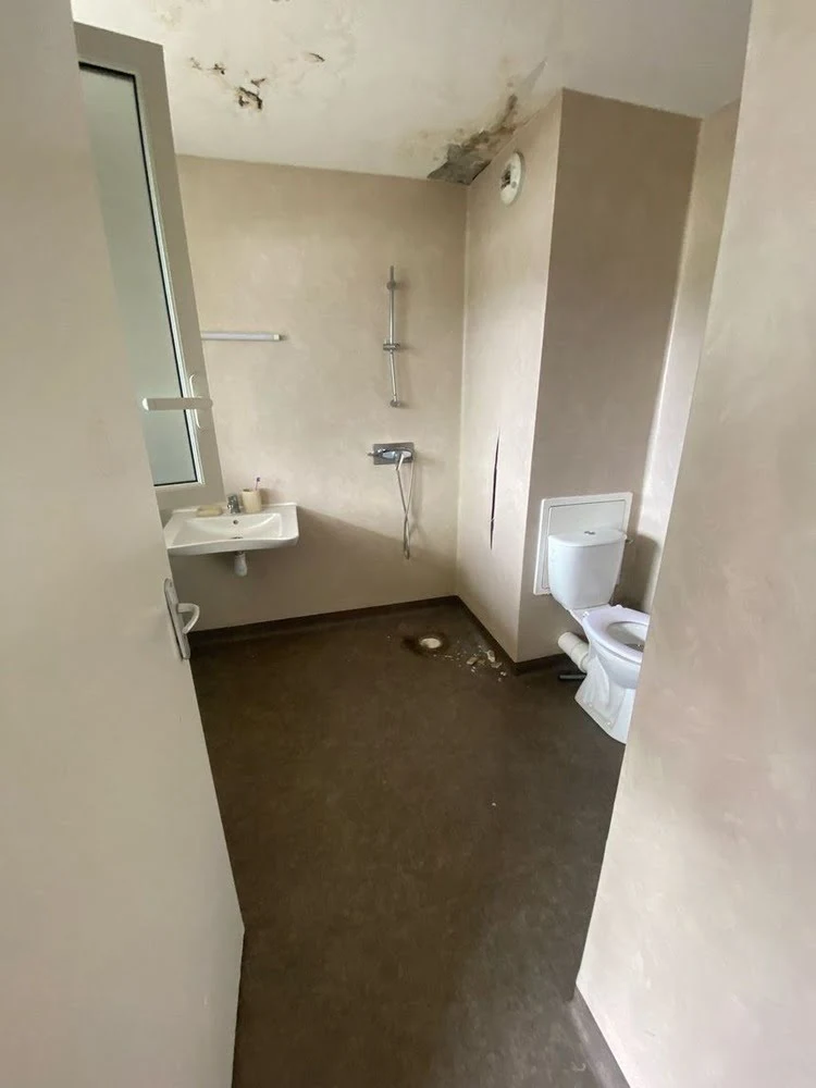 Bâtiment industriel transformé en pharmacie à Aire sur Adour