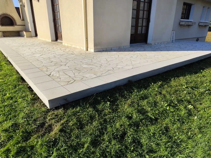 terrasse rénovée avec des dalles sur plots