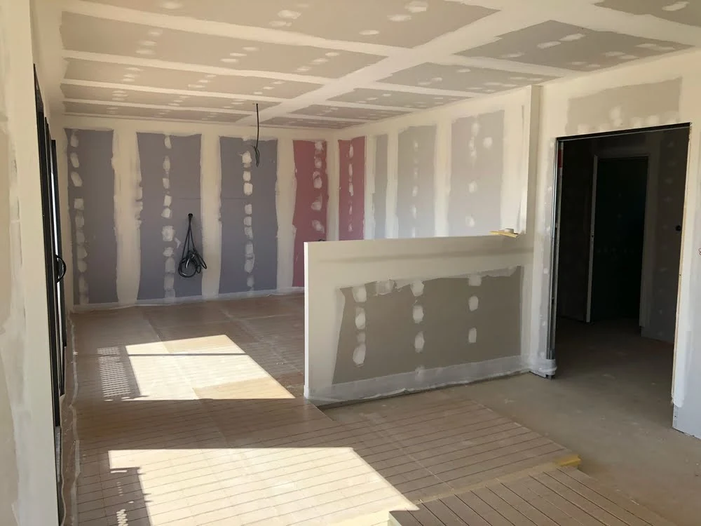 Pose de carrelage de sol en neuf