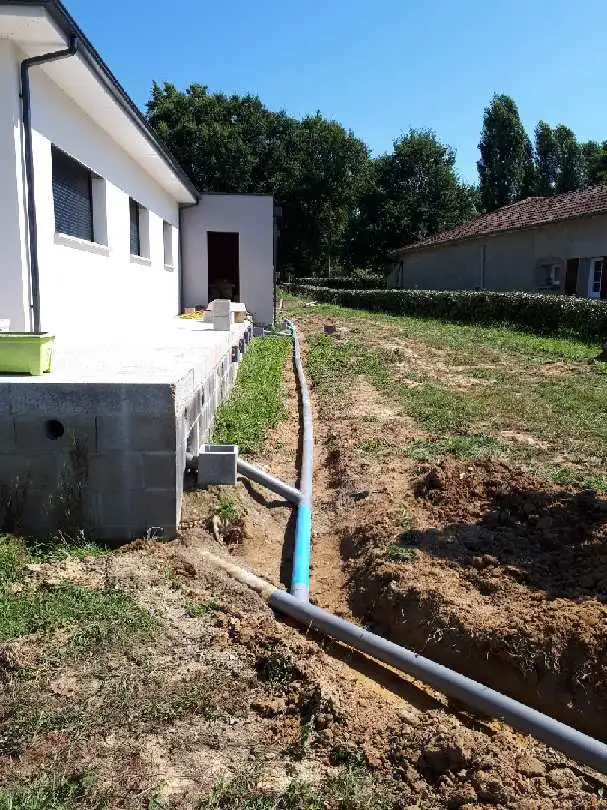 Maison ancienne à Moncla avant réhabilitation par l'entreprise Pellarini